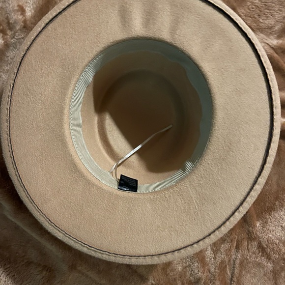 Cream Fedora - Picture 2 of 2